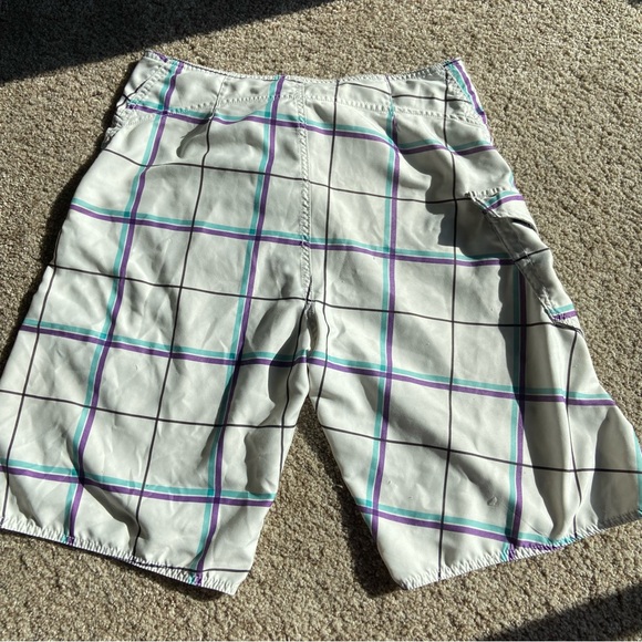 Fox Men’s Board Shorts White Blue Plaid Print - Picture 2 of 5